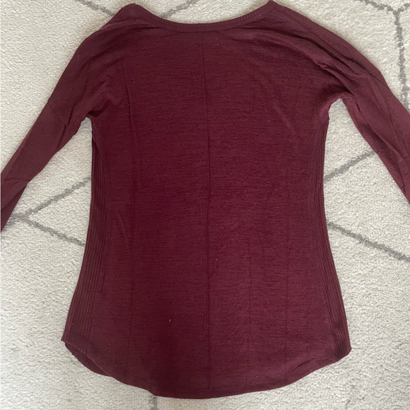Abercrombie & Fitch Soft A&F Long Sleeve Maroon V-Neck - Picture 2 of 3